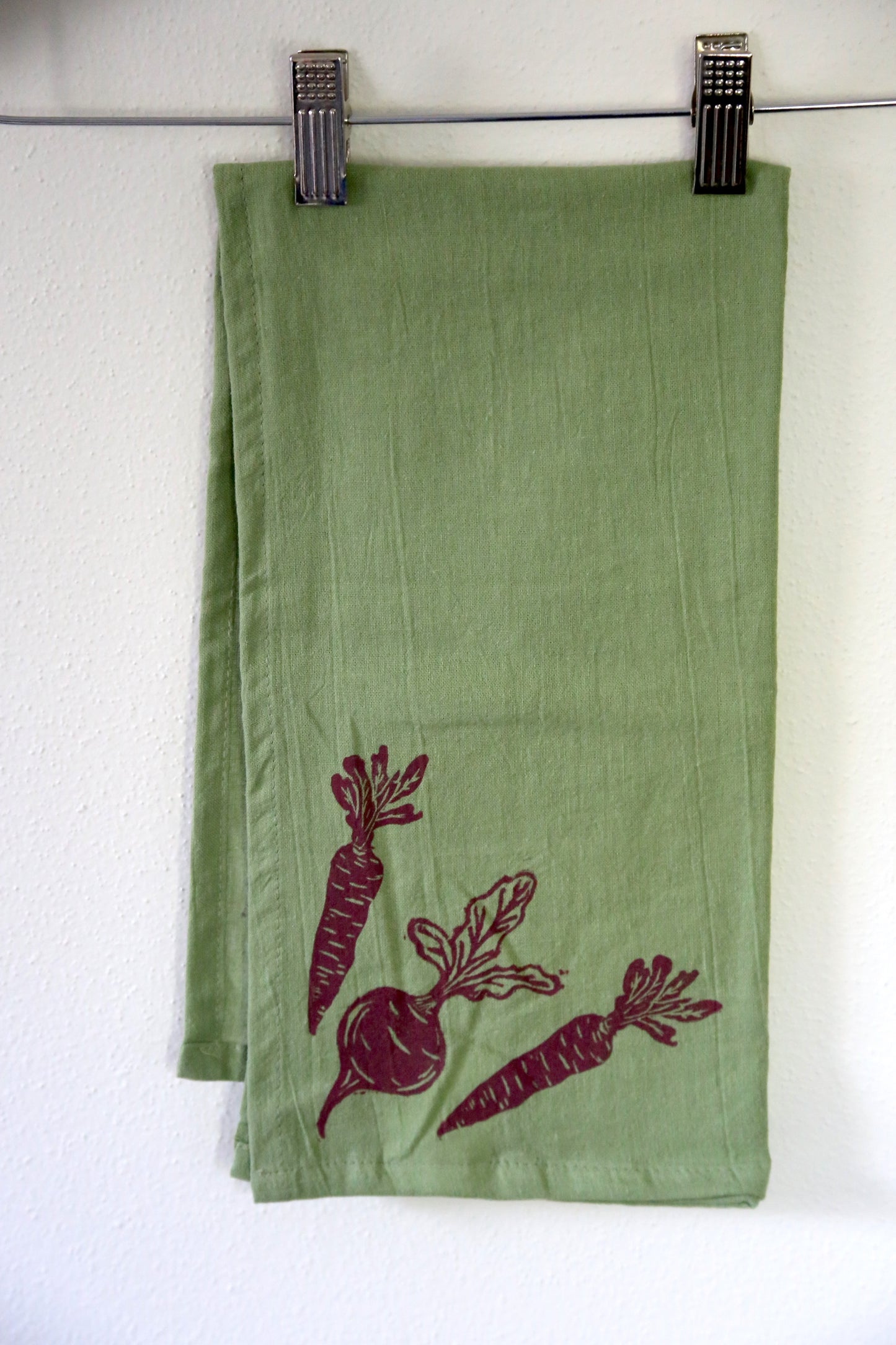 Carrot and Beet Tea Towel (green)