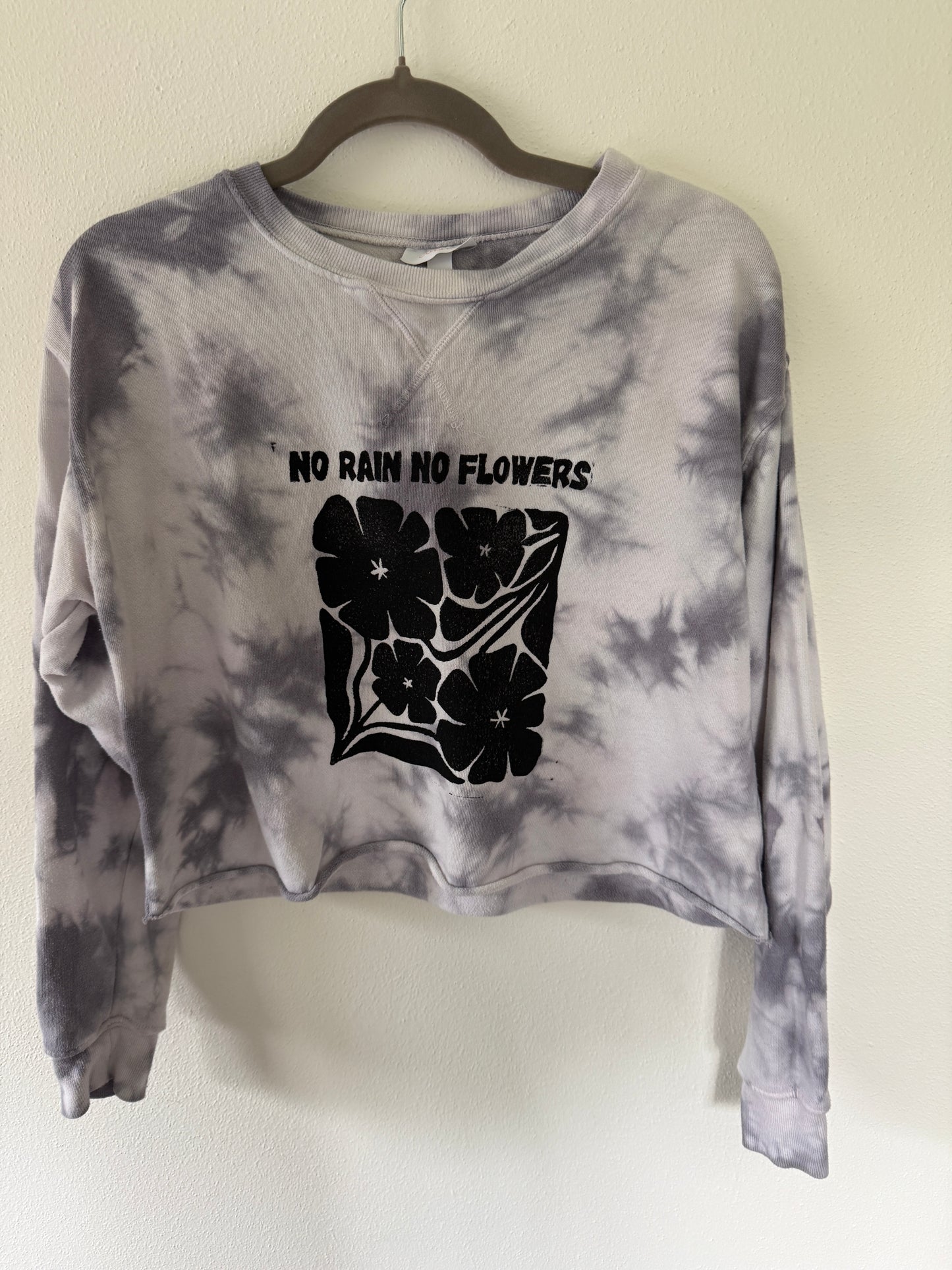 Cropped Crewneck No Rain No Flowers Sweatshirt